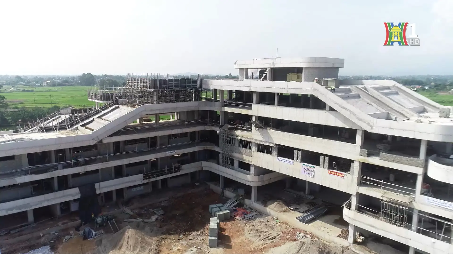 Đầu tư cơ sở vật chất sẵn sàng cho năm học mới | Chính quyền đô thị | 29/08/2025